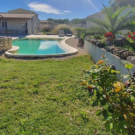 Coquet 2 Pieces Au Calme Avec Piscine Villa Fontvieille Buitenkant foto