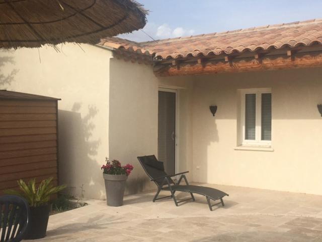 Coquet 2 Pieces Au Calme Avec Piscine Villa Fontvieille Buitenkant foto