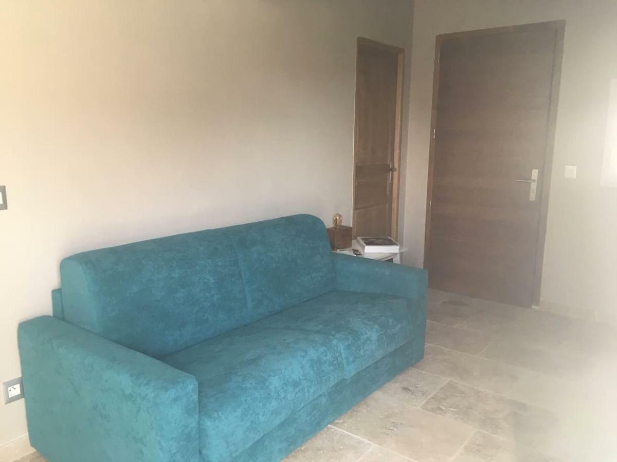 Coquet 2 Pieces Au Calme Avec Piscine Villa Fontvieille Buitenkant foto
